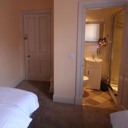 The Bank House Bed & Breakfast Кинлохлевън Екстериор снимка