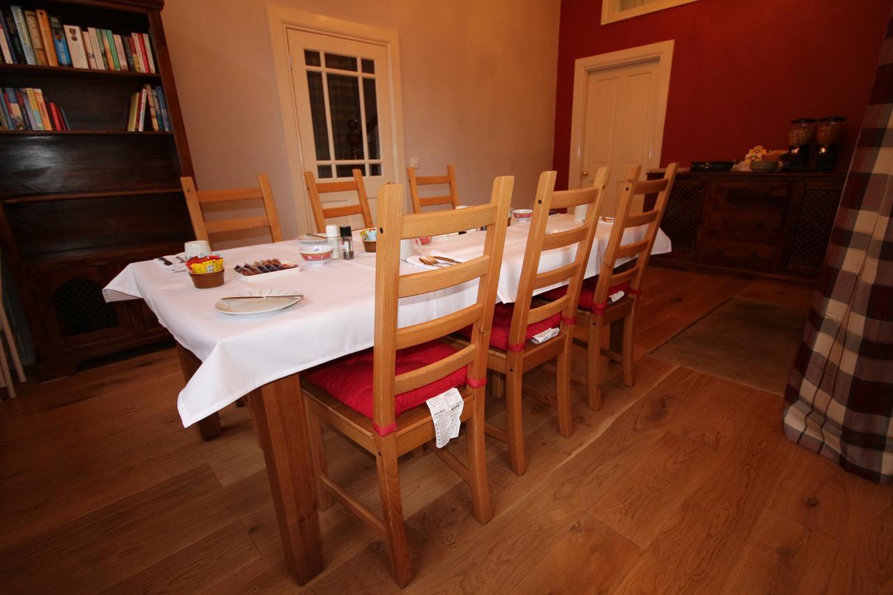 The Bank House Bed & Breakfast Кинлохлевън Екстериор снимка