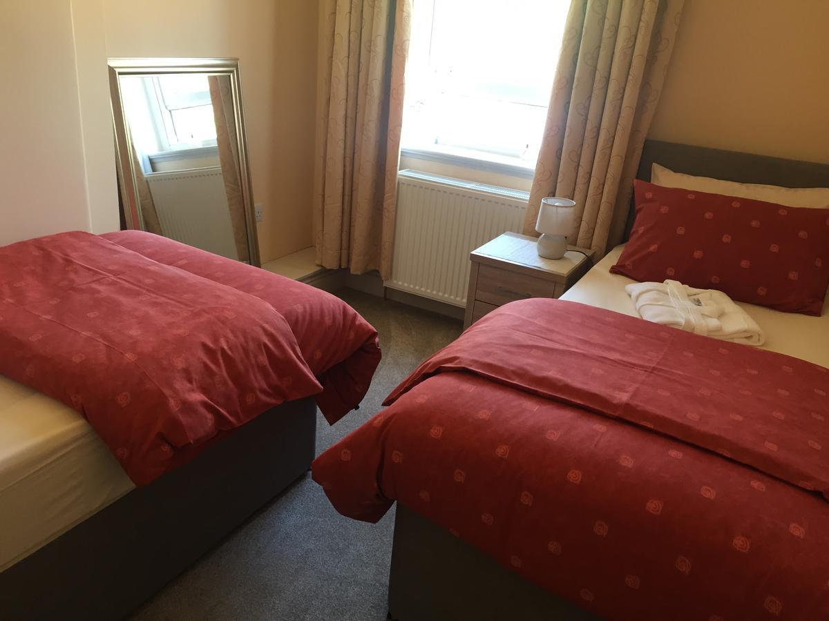 The Bank House Bed & Breakfast Кинлохлевън Екстериор снимка